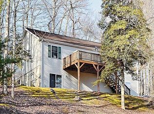 139 Geneva Ln, Hendersonville, NC 28739