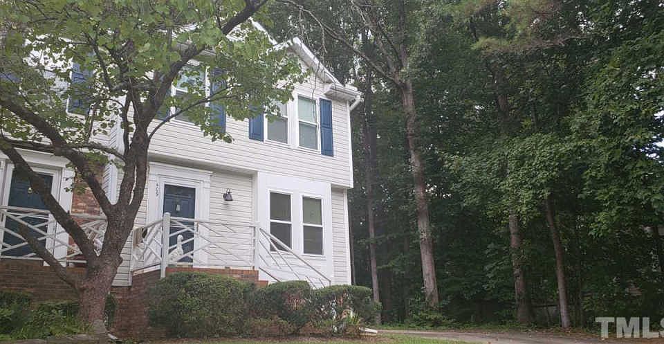 1st image of 409 Kilmarnock Ct