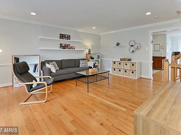 2nd image of 3807 Wagon Wheel Ln