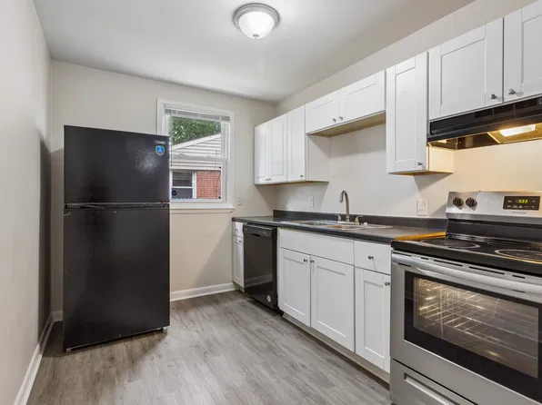 1214 Cleona Dr, Chesapeake, VA 23324