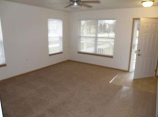 1411 Johnson Ave, Sterling, IL 61081