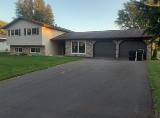 4401 Crestway Dr, Windsor, WI 53598