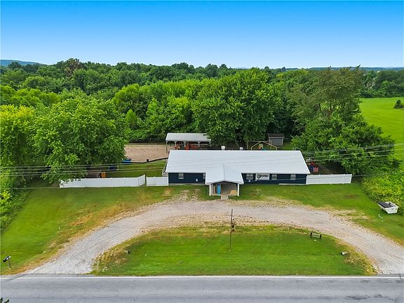 5th image of 715 Buffington Rd