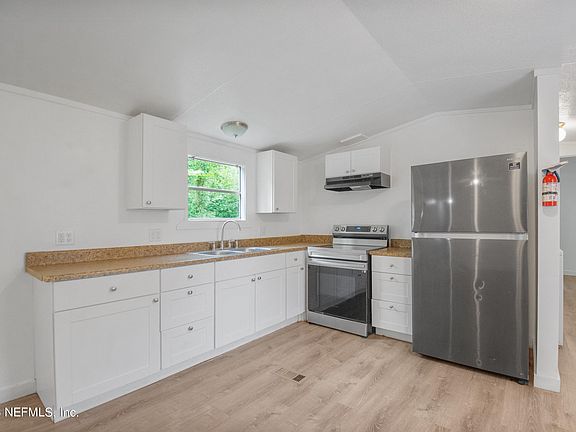 2nd image of 1008 W 4TH Street