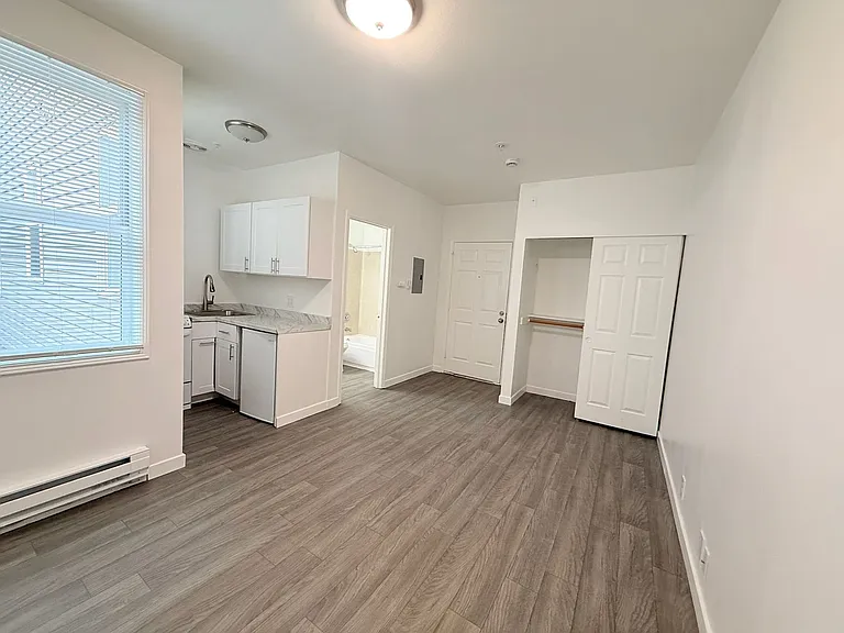 Ludlow Apartments — Photo 12