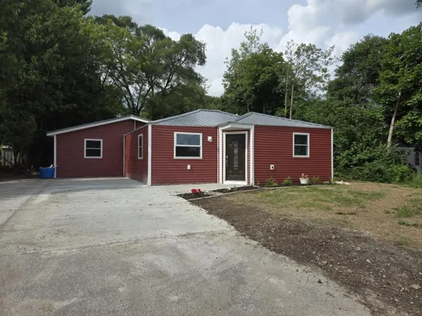 838 W Sherman St, Caro, MI 48723