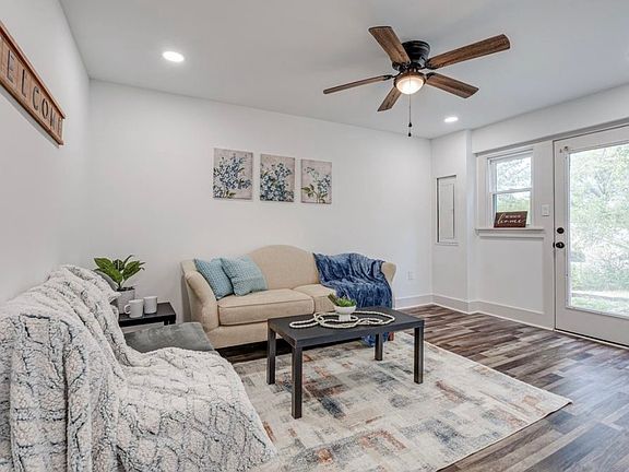 4th image of 300 River Heights Dr #1