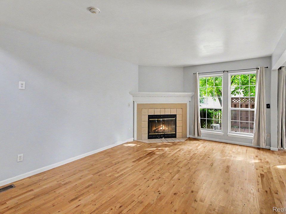 43547 Yorkville Dr, photo 2