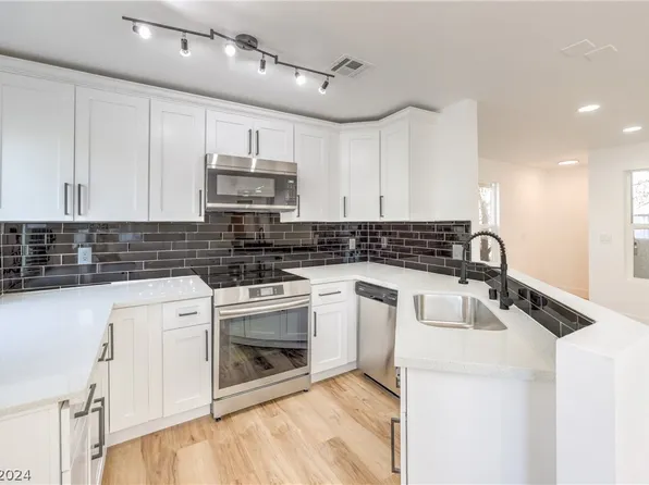 2201 Sun Ave APT D, North Las Vegas, NV 89030