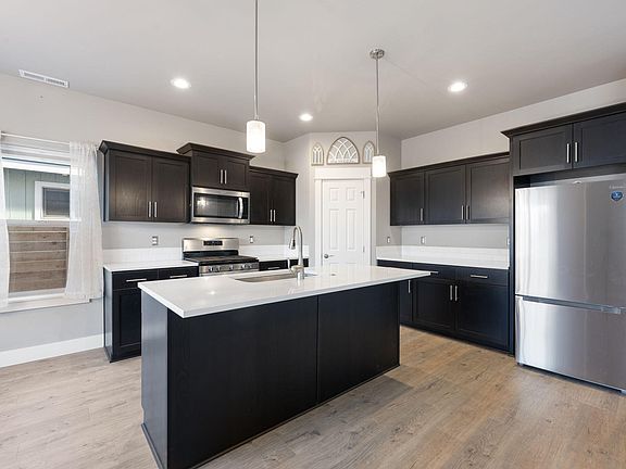 5th image of 20606 SE Slate Ave