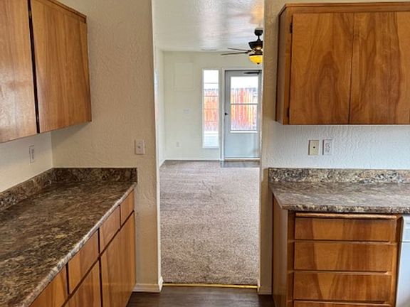5th image of 118 N Shasta Ave #B