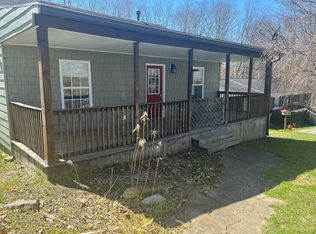109 Madison Ave, Crab Orchard, WV 25827