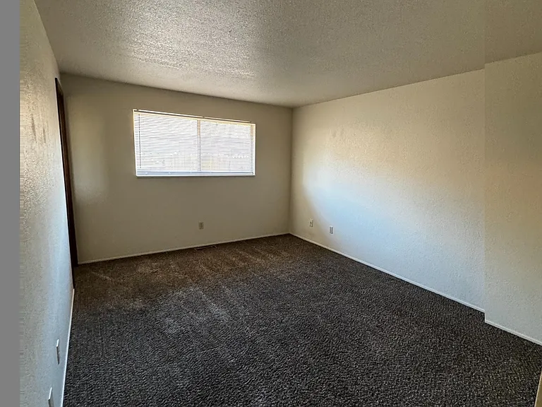 643 Travis Dr — Photo 7