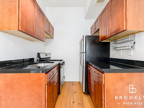 3rd image of 600 Saint Marks Ave APT 5R
