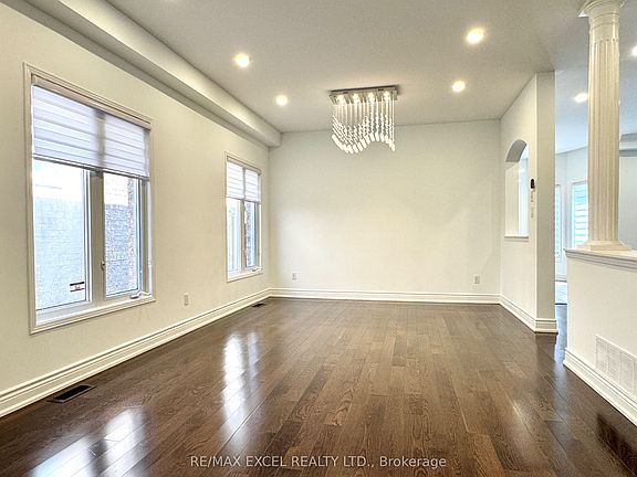 3rd image of 13 Brooksmill Ln