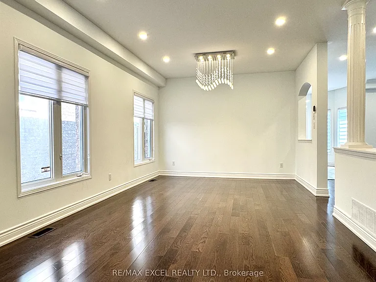 13 Brooksmill Ln — Photo 3