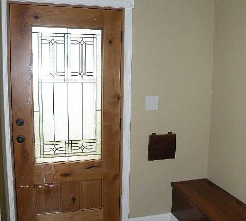 4th image of 752 N Park St