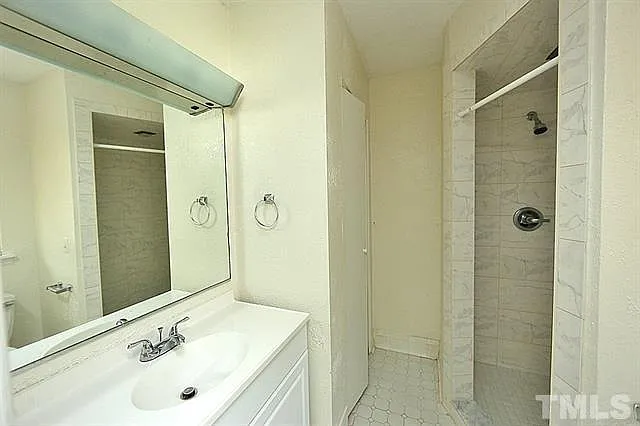 2305 Champion Ct — Photo 12