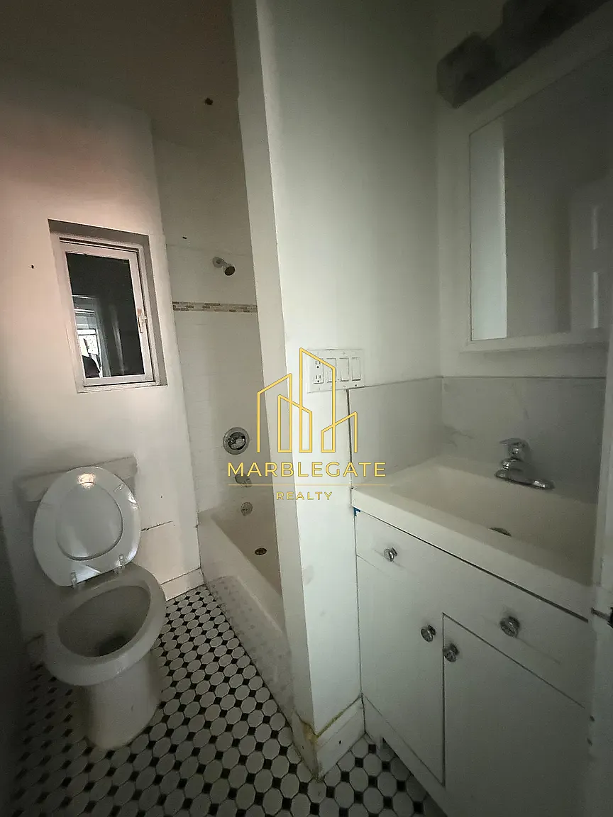 2 bed, 850 sqft, $1,900 — Photo 4