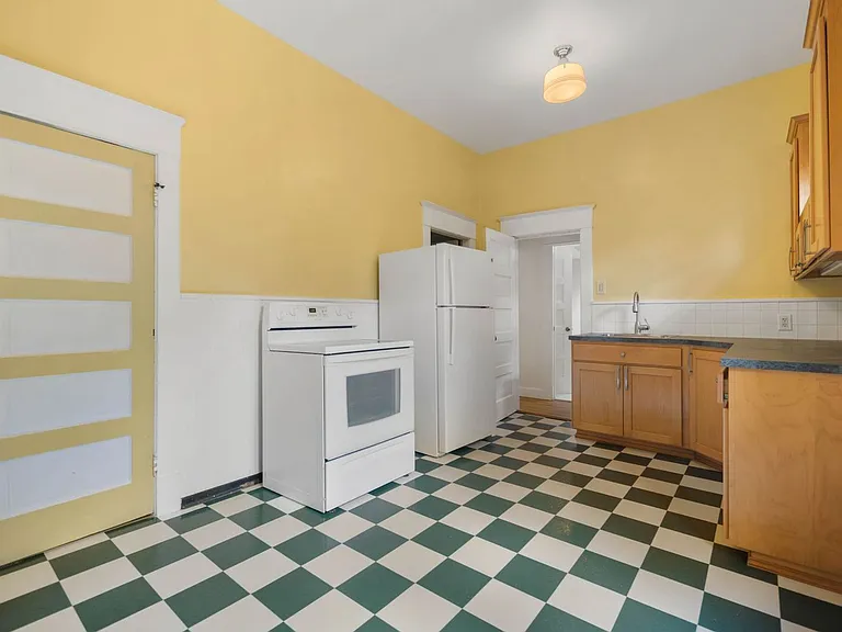 712 SW 3rd Pl — Photo 12