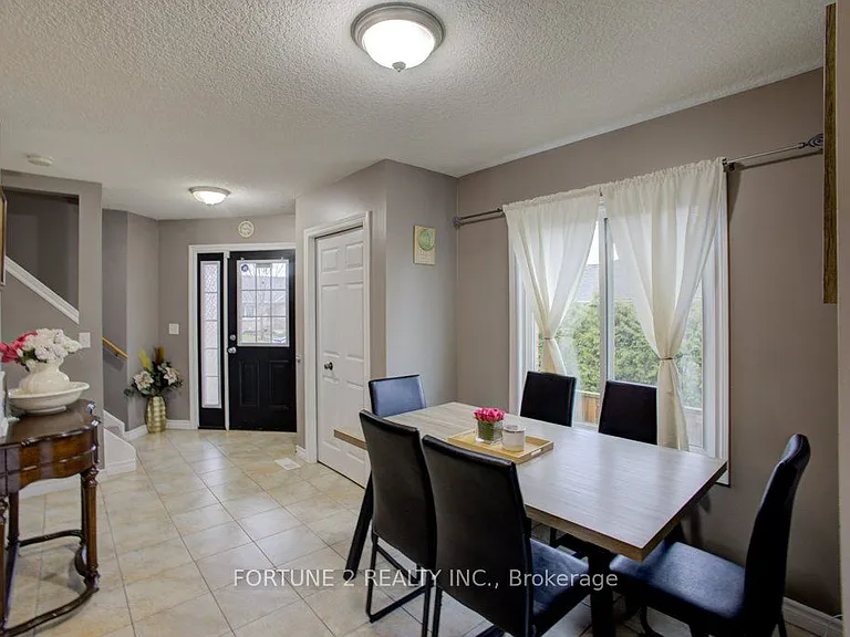 455 Danby St E — Photo 8