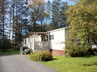 8 1st St, Lancaster, NH 03584