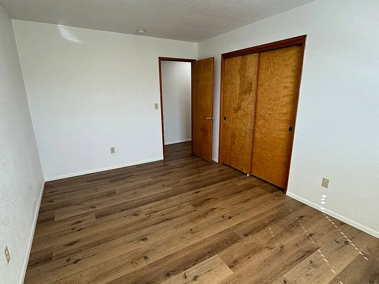 5429 Glenridge Way — Photo 17
