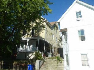 15 Applegate Ln, Providence, RI 02905