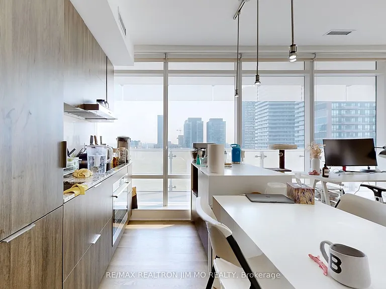 1 Bloor St E #2304 — Photo 7