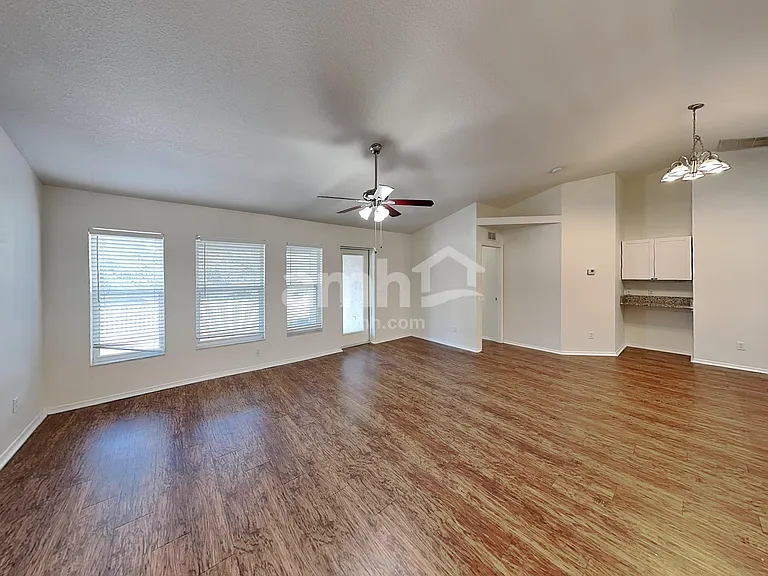 312 116th St E — Photo 7
