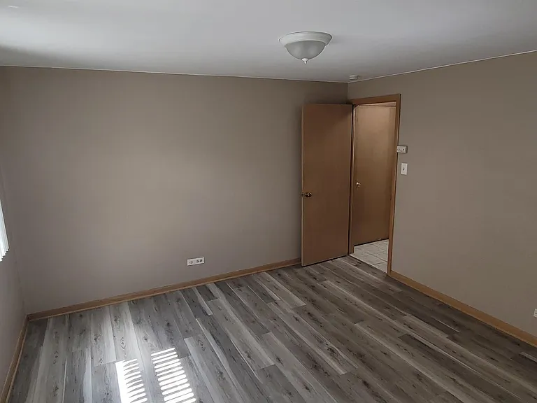 9600 S Komensky Ave — Photo 9