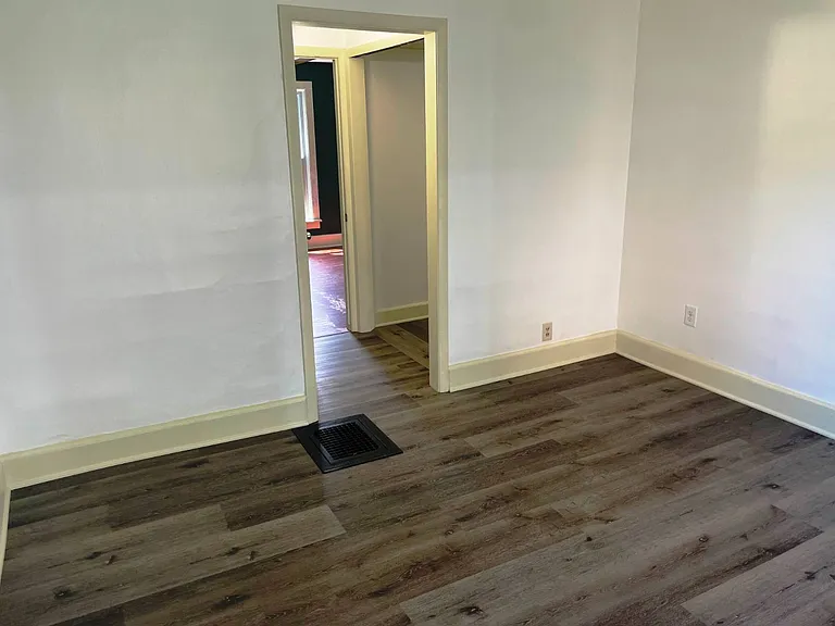 7 Wells Ave — Photo 10