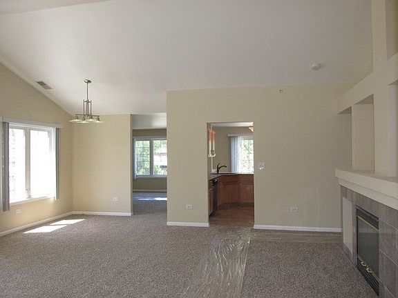 4th image of 7410 Lincoln Ave #C