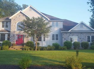 30 Rhedwood Ave, Sugarloaf, PA 18249