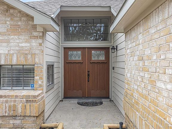2nd image of 15867 Meadow Village Dr