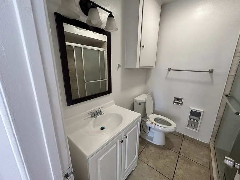 2586 Grandview St — Photo 18