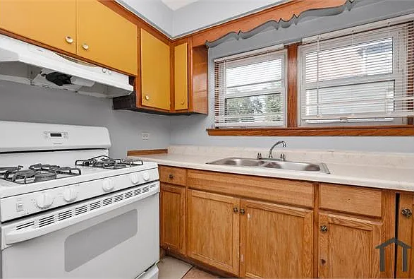 2320 W Garfield Blvd #101 — Photo 9