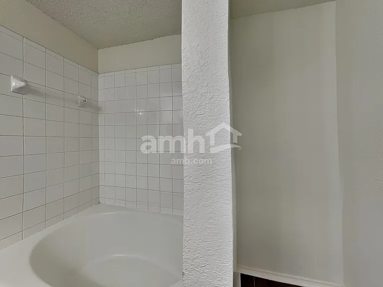 1601 White Oak Rd — Photo 12