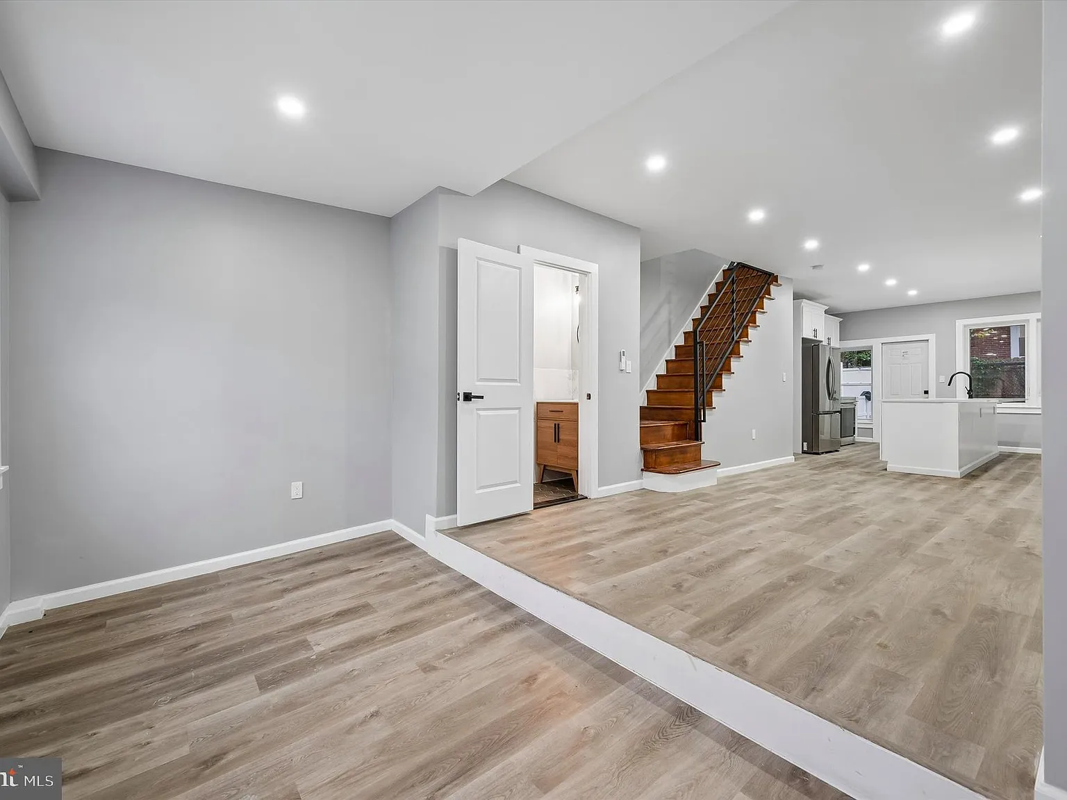 3 bed, 1.5 bath, 1515 sqft, $1,900 — Photo 3