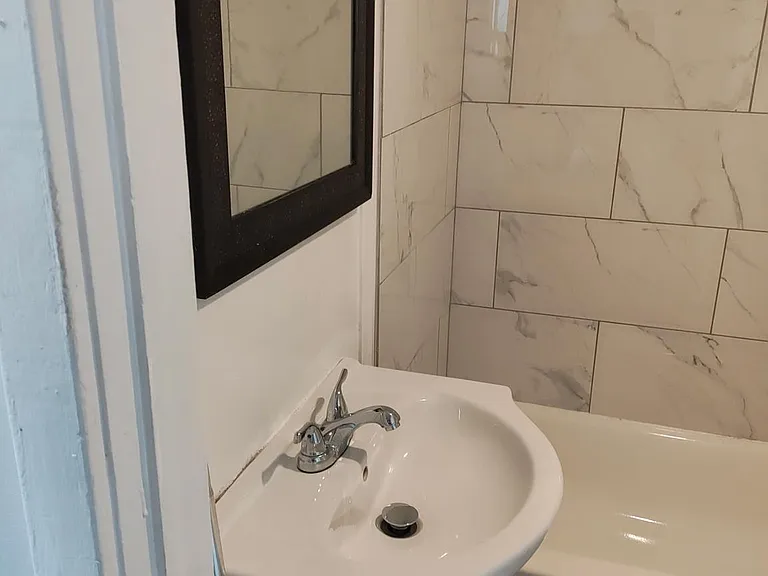 616 George St — Photo 14