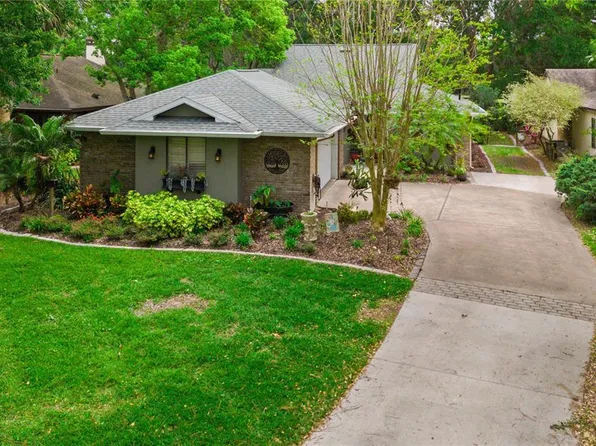 106 Waterwood Dr, Yalaha, FL 34797