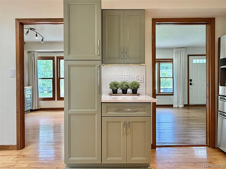 306 Michelson Rd — Photo 11