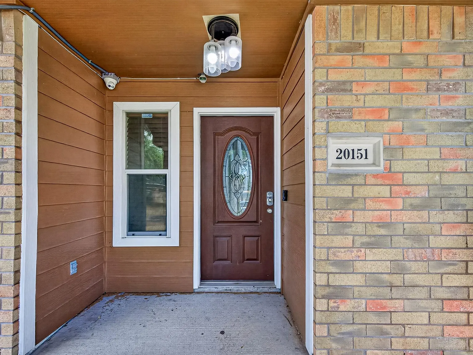 4 bed, 3.5 bath, 3440 sqft, $2,250 — Photo 2