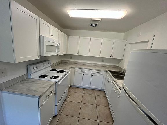 4th image of 2763 Aldine Cir