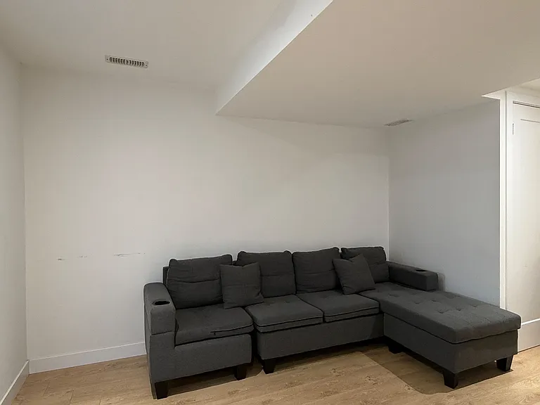 72 McLean Ave — Photo 32
