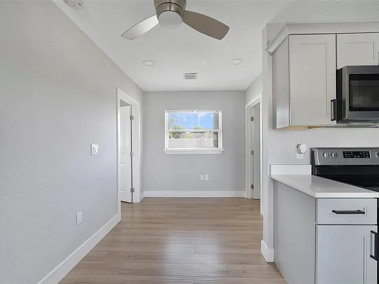 4521 Edgewater Dr #1 — Photo 9