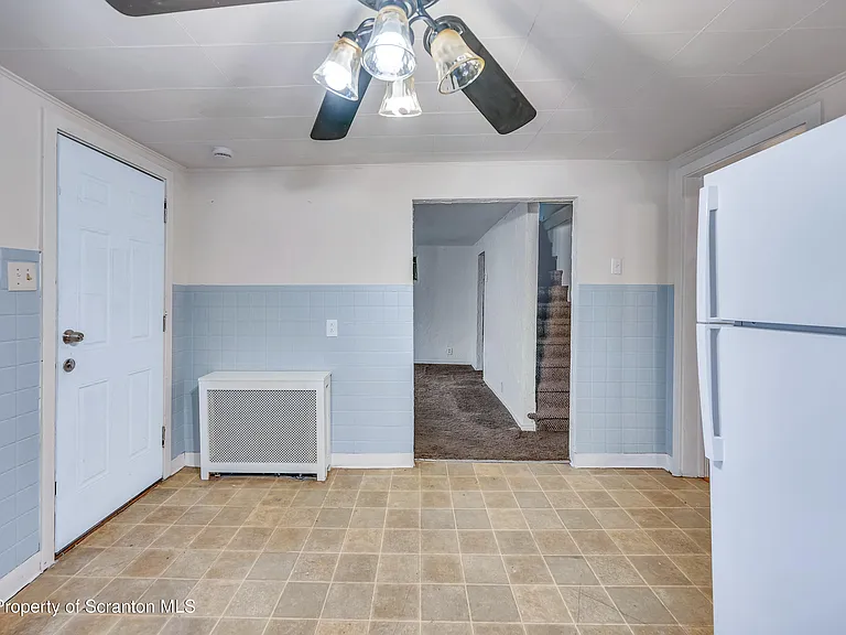 1020 Farber Ct — Photo 4