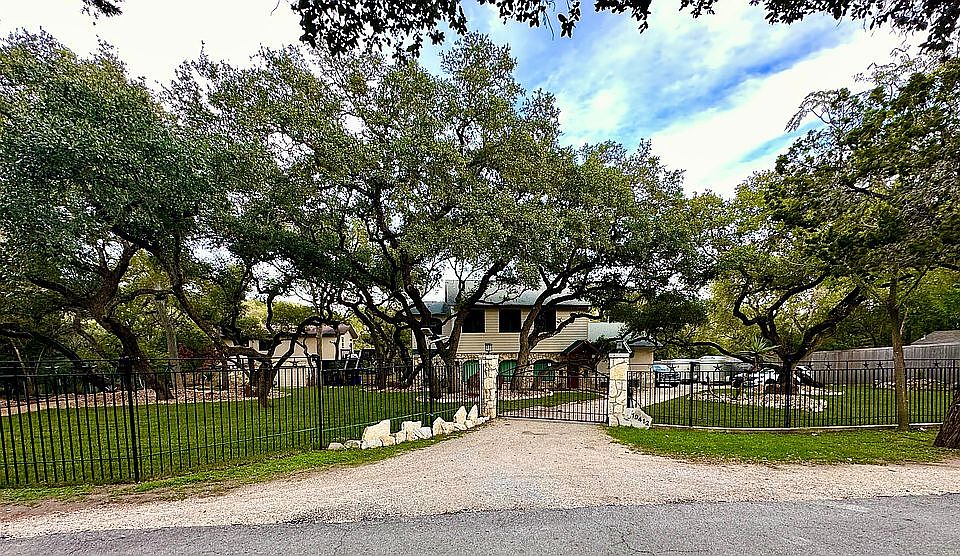 1st image of 19412 Greenhill Dr