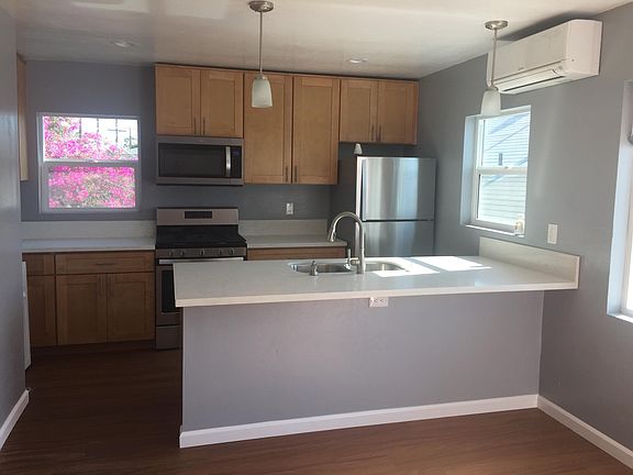 4th image of 4665 Terrace Dr