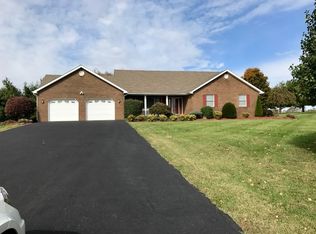 701 Steeplechase Dr, Campbellsville, KY 42718